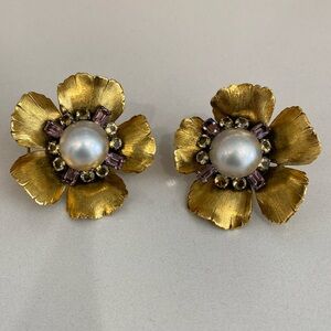 Iradj Moini Gold Flower Pearl Clip On Earrings